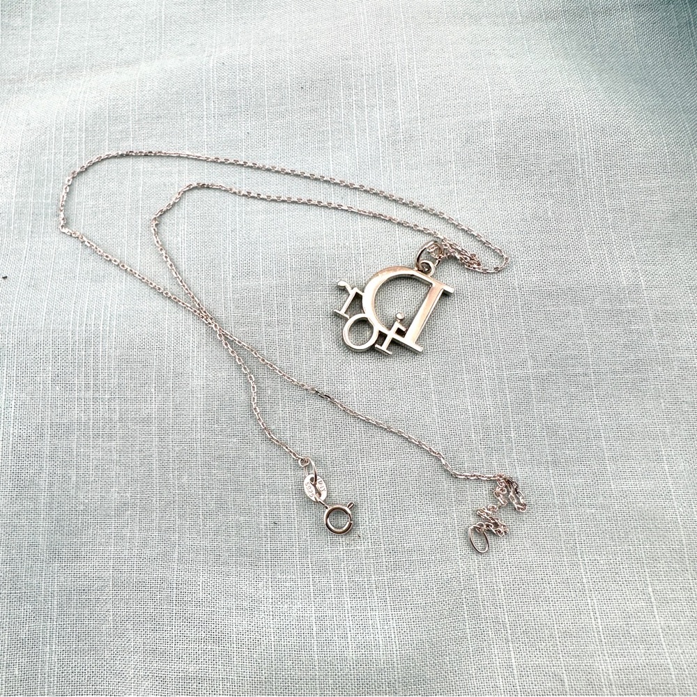 Dior charm necklace. With 18 inch sterling silver chain. - Picture 3 of 5